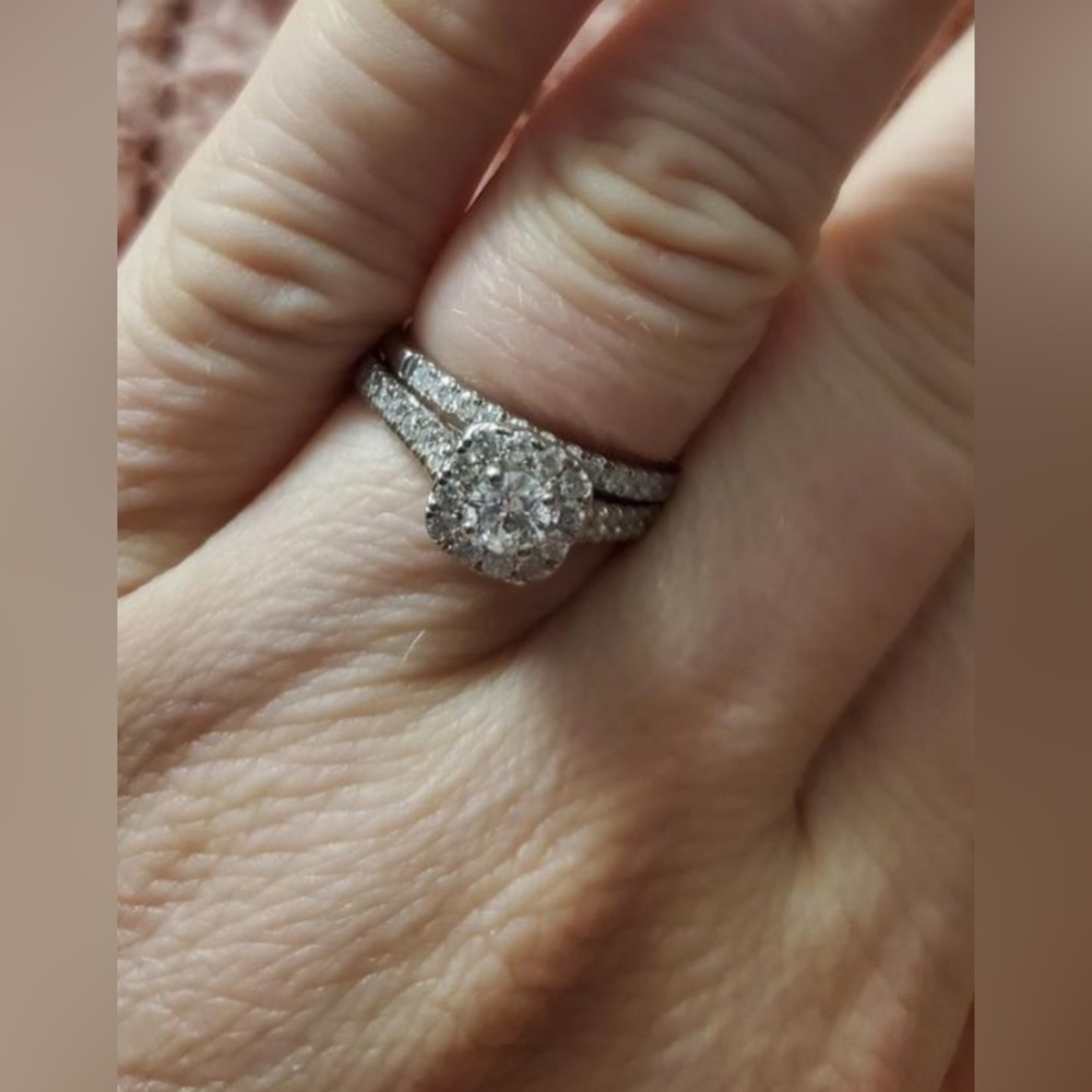 10k white gold 1k total wedding ring set. Mined diamonds. NOT LAB - Picture 7 of 10